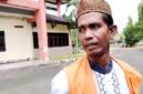 Musahwan, terdakwa kasus kekerasan terhadap ODGJ saat keluar dari ruang sidang PN Sumenep. (DOK. KLIKMADURA)