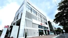 Gedung Azana Hotel tampak megah dan mewah. (AZANA HOTEL FOR KLIKMADURA)