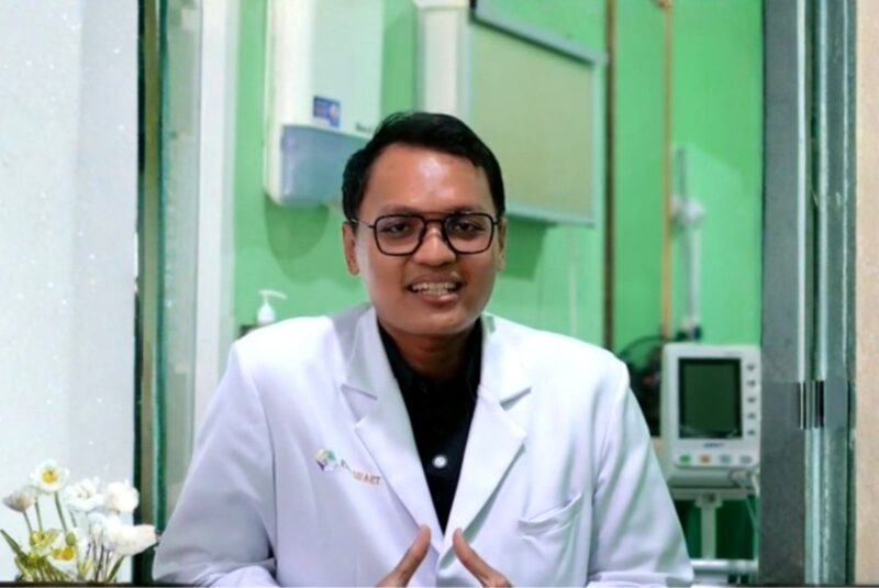 Dokter Spesialis Penyakit Dalam RSUD dr. H. Slamet Martodirdjo Pamekasan, dr. Alfan Fathoni, SpPD. (DOK. KLIKMADURA)