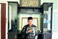 Kepala Kantor Kementerian Haji dan Umrah (KHU) Pamekasan Abdul Halim saat ditemui di ruang kerjanya (LAILIYATUN NURIYAH/KLIK MADURA).