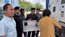 Pimpinan dan anggota Komisi II DPRD Pamekasan saat mengecek SPBU di Desa Trasak, Kecamatan Larangan. (MOH. IQBALUL KHAVEI MZ / KLIKMADURA)