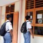 Siswa SMAN 4 Pamekasan antre melakukan faceprint. (BADRUS SHOLEH / KLIKMADURA)
