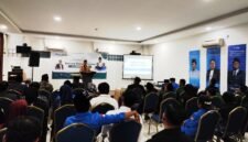 Asisten Administrasi Umum Sekretaris Daerah Kabupaten Pamekasan, Akhmad Zaini mewakili Bupati Pamekasan Dr. KH. Kholilurrahman menyampaikan sambutan. (KLIKMADURA)