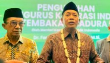 Menteri Koperasi RI, Ferry Juliantono didampingi Bupati Pamekasan Dr. KH. Kholilurrahman saat memberikan keterangan pers. (DOK. KLIKMADURA)