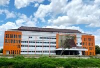 MEGAH: Penampakan gedung baru RSD Mohammad Noer Jawa Timur di Jalan Trunojoyo, Pamekasan. (LAILIYATUN NURIYAH / KLIKMADURA)