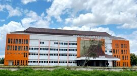 MEGAH: Penampakan gedung baru RSD Mohammad Noer Jawa Timur di Jalan Trunojoyo, Pamekasan. (LAILIYATUN NURIYAH / KLIKMADURA)