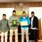 Ketua Tim Riset UIM, Iswahyudi (jaket biru) didampingi Rektor UIM Dr. Ahmad foto bersama di Jepang. (ISTIMEWA)