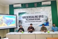 Owner RSIA Puri Bunda Madura, dr. Franky Ardhana Kawilarang,. M.Bio.Med (pegang mik) memberi sambutan saat kredensialing pelayanan poli bedah. (KLIKMADURA)