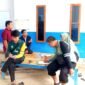 Tim DLH Pamekasan saat melakukan pembinaan di SPPG Potoan Daja, Desa Potoan Daja, Kecamatan Palengaan, Pamekasan beberapa waktu lalu (DLH PAMEKASAN FOR KLIK MADURA).