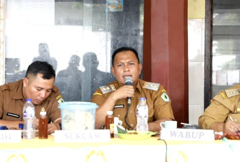 Ketua Satgas MBG Kabupaten Pamekasan, H. Sukriyanto saat menghadiri acara. (DOK. KLIKMADURA)