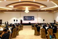 CEO PT. Royal Group H. Muhammad Mukit,. ST,. MT memberikan sambutan saat buka bersama seluruh unit usaha. (YUSRIL RAHMAN SYAKUR / KLIKMADURA)