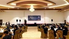 CEO PT. Royal Group H. Muhammad Mukit,. ST,. MT memberikan sambutan saat buka bersama seluruh unit usaha. (YUSRIL RAHMAN SYAKUR / KLIKMADURA)