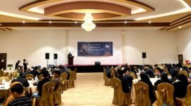 CEO PT. Royal Group H. Muhammad Mukit,. ST,. MT memberikan sambutan saat buka bersama seluruh unit usaha. (YUSRIL RAHMAN SYAKUR / KLIKMADURA)