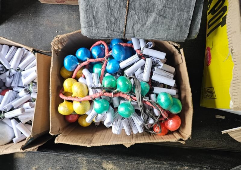 Salah satu barang bukti mercon yang diamankan Polres Pamekasan. (ISTIMEWA)