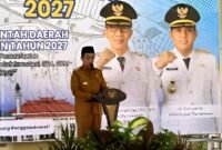 Bupati Pamekasan Dr. KH. Kholilurrahman saat menyampaikan sambutan pada kegiatan Musrenbang di Mandhapa Agung Ronggosukowati. (MOH. IQBALUL KHAVEI MZ / KLIKMADURA)