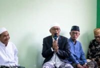 Rektor Universitas Islam Madura (UIM), Dr. H. Ahmad memberikan sambutan saat peringatan malam Nuzulul Quran. (ISTIMEWA)