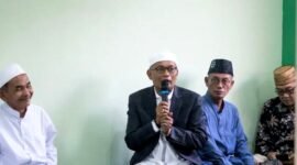 Rektor Universitas Islam Madura (UIM), Dr. H. Ahmad memberikan sambutan saat peringatan malam Nuzulul Quran. (ISTIMEWA)