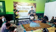 Dandim 0826/Pamekasan Letkol Kav Agus Wibowo Hendratmoko menyampaikan sambutan saat buka bersama insan jurnalis. (ISTIMEWA)