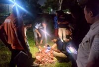 Polisi melakukan olah TKP meledaknya petasan di Kecamatan Tlanakan, Pamekasan. (ISTIMEWA)