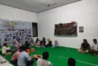 Puluhan anak yatim berkumpul di Balai Jurnalis Pamekasan sebelum santunan anak yatim. (DOK. KLIKMADURA)