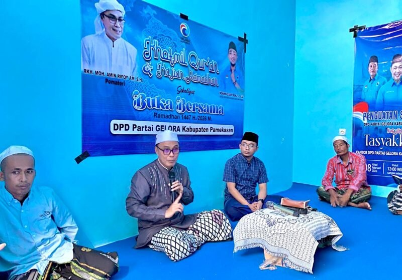 Pengurus DPD Partai Gelora Indonesia Pamekasan saat menggelar khotmul quran dan buka bersama pengurus. (ISTIMEWA)