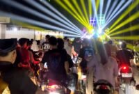 Suasana semarak takbir keliling menyambut Hari Raya Idulfitri 1447 H di Kecamatan Pakong. (MOH. IQBALUL KHAVEI MZ / KLIKMADURA)