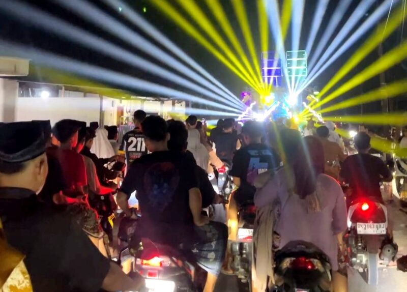 Suasana semarak takbir keliling menyambut Hari Raya Idulfitri 1447 H di Kecamatan Pakong. (MOH. IQBALUL KHAVEI MZ / KLIKMADURA)