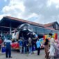 Penumpang hendak masuk bus AKAP di Terminal Ronggosukowati, Pamekasan. (MOH. IQBALUL KHAVEI MZ / KLIKMADURA)