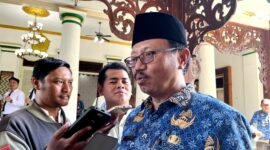 Plt Kepala BKPSDM Pamekasan Saudi Rahman saat diwawancara sejumlah awak media beberapa waktu lalu. (DOK. KLIKMADURA)