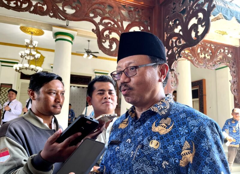 Plt Kepala BKPSDM Pamekasan Saudi Rahman saat diwawancara sejumlah awak media beberapa waktu lalu. (DOK. KLIKMADURA)