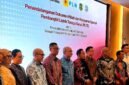 Bupati Sumenep, Achmad Fauzi Wongsojudo foto bersama Danantara dan perwakilan yayasan usai penandatanganan MoU kelistrikan. (ISTIMEWA)