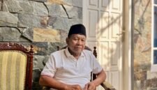 Haryanto Waluyo, pelapor kasus dugaan penggelapan yang menyeret eks anggota DPRD Sumenep, Haji Latif saat memberikan keterangan kepada awak media. (DOK. KLIKMADURA)