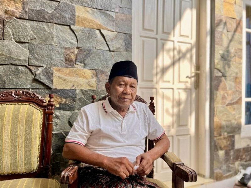 Haryanto Waluyo, pelapor kasus dugaan penggelapan yang menyeret eks anggota DPRD Sumenep, Haji Latif saat memberikan keterangan kepada awak media. (DOK. KLIKMADURA)