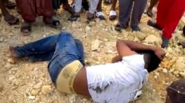 RY, terduga pelaku curanmor saat diamankan warga di Kecamatan Pademawu, Pamekasan. (POLRES PAMEKASAN FOR KLIKMADURA)