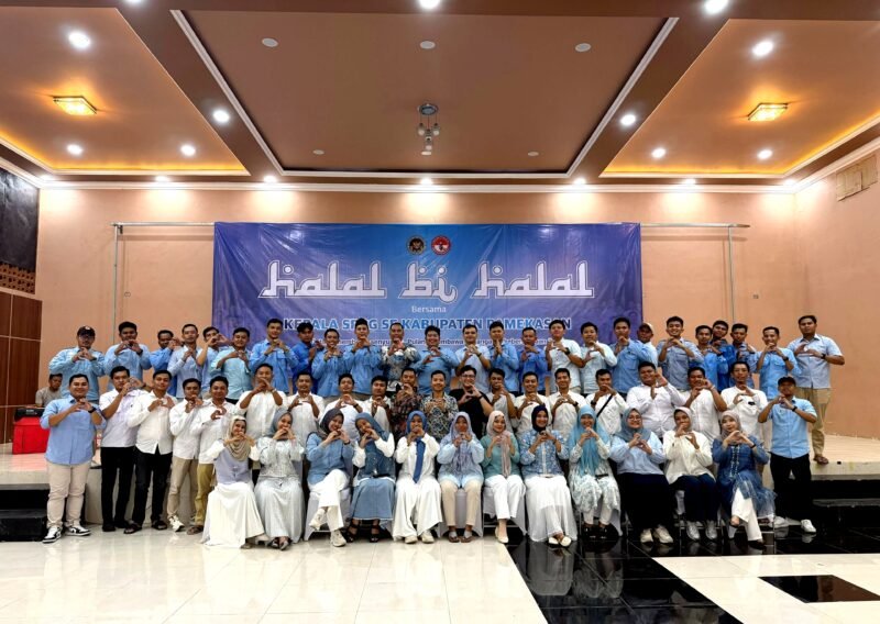 Perwakilan SPPG Sekabupaten Pamekasan foto bersama usai halal bihalal di PJA Pamekasan. (DOK. KLIKMADURA)