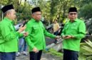 Buya Aliyadi Mustofa (kanan) bersama Anggota DPR RI, H. Syafiudin Asmoro serta Wabup Bangkalan, Akhmad Fauzan Jakfar sebelum memasuki ruang UKK di Universitas Negeri Malang. (KLIKMADURA)