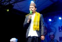 Pengasuh Ponpes Nurul Falah Batubintang, Batumarmar, KH. Mudarris Abdul Wahab saat berceramah di salah satu acara. (DOK. KLIKMADURA)