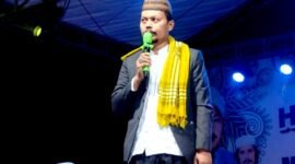 Pengasuh Ponpes Nurul Falah Batubintang, Batumarmar, KH. Mudarris Abdul Wahab saat berceramah di salah satu acara. (DOK. KLIKMADURA)