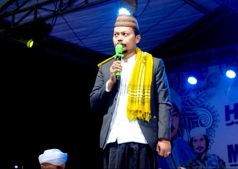 Pengasuh Ponpes Nurul Falah Batubintang, Batumarmar, KH. Mudarris Abdul Wahab saat berceramah di salah satu acara. (DOK. KLIKMADURA)
