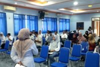 Para dosen Unira penerima dana hibah penelitian saat mengikuti kegiatan. (ISTIMEWA)