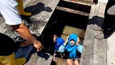 Wakil Ketua DPD KNPI Jatim, Nur Faisal dan Akademisi UIM Dr. Endang terperosok di jogging track Ekowisata Lembung, Desa Lembung, Kecamatan Galis, Pamekasan. (MOH. IQBALUL KHAVEI MZ / KLIKMADURA)