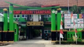 SMP Negeri 1 Sampang tampak dari depan. (ABDURRAHMAN WAHID / KLIKMADURA)