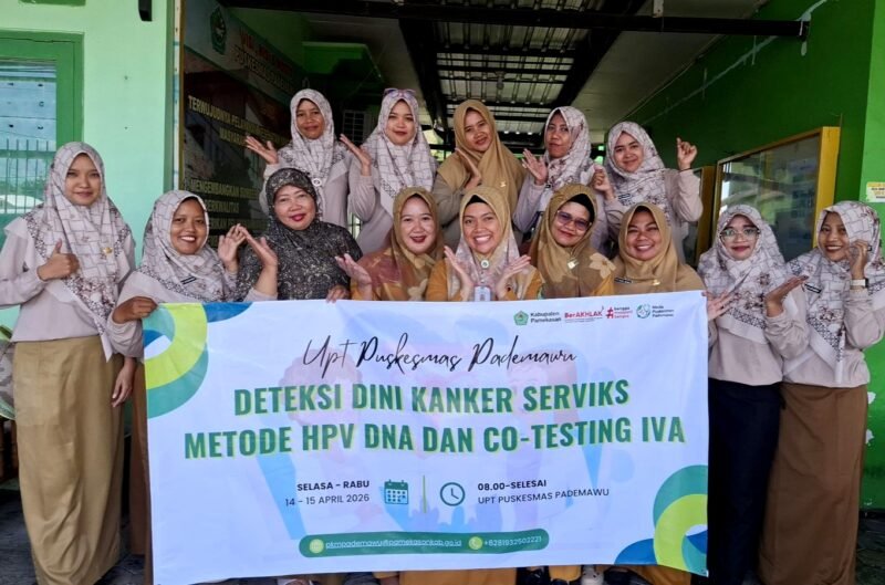 Tim Skrining Kanker Serviks Puskesmas Pademawu foto bersama usai kegiatan. (ISTIMEWA)