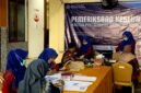 Sejumlah pegawai Kantor Pertanahan Kabupaten Sampang melakukan cek kesehatan. (ABDURRAHMAN WAHID / KLIKMADURA)