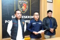 Kasihumas Polres Pamekasan, IPDA Yoni Evan Pratama saat menyampaikan keterangan pers. (HUMAS POLRES PAMEKASAN FOR KLIKMADURA)