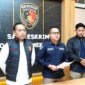 Kasihumas Polres Pamekasan, IPDA Yoni Evan Pratama saat menyampaikan keterangan pers. (HUMAS POLRES PAMEKASAN FOR KLIKMADURA)