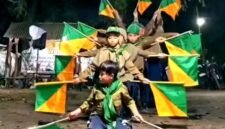 Siswa-siswi Sekolah Dasar Muhammadiyah 2 Socah (SD MUDABA) Bangkalan beratraksi Pramuka. (NUR FITRIA / KLIKMADURA)