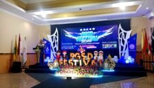 Ketua Pelaksana PGSD Festival 2026, Husnil saat menyampaikan sambutan. (NUR FITRIA / KLIKMADURA)