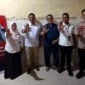 Tim Puskesmas Burneh foto bersama tim STPI menjalang sosialisasi TB. (NUR FITRIA / KLIKMADURA) 