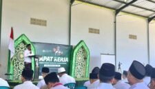 Ketua PCNU Sumenep KH. Md Widadi Rahim menyampaikan sambutan saat pembukaan Raker di Ponpes At-Taufiqiyah, Desa Aengbaja Raja, Kecamatan Bluto, Kabuoaten Sumenep. (PRENGKI WIRANANDA / KLIKMADURA)